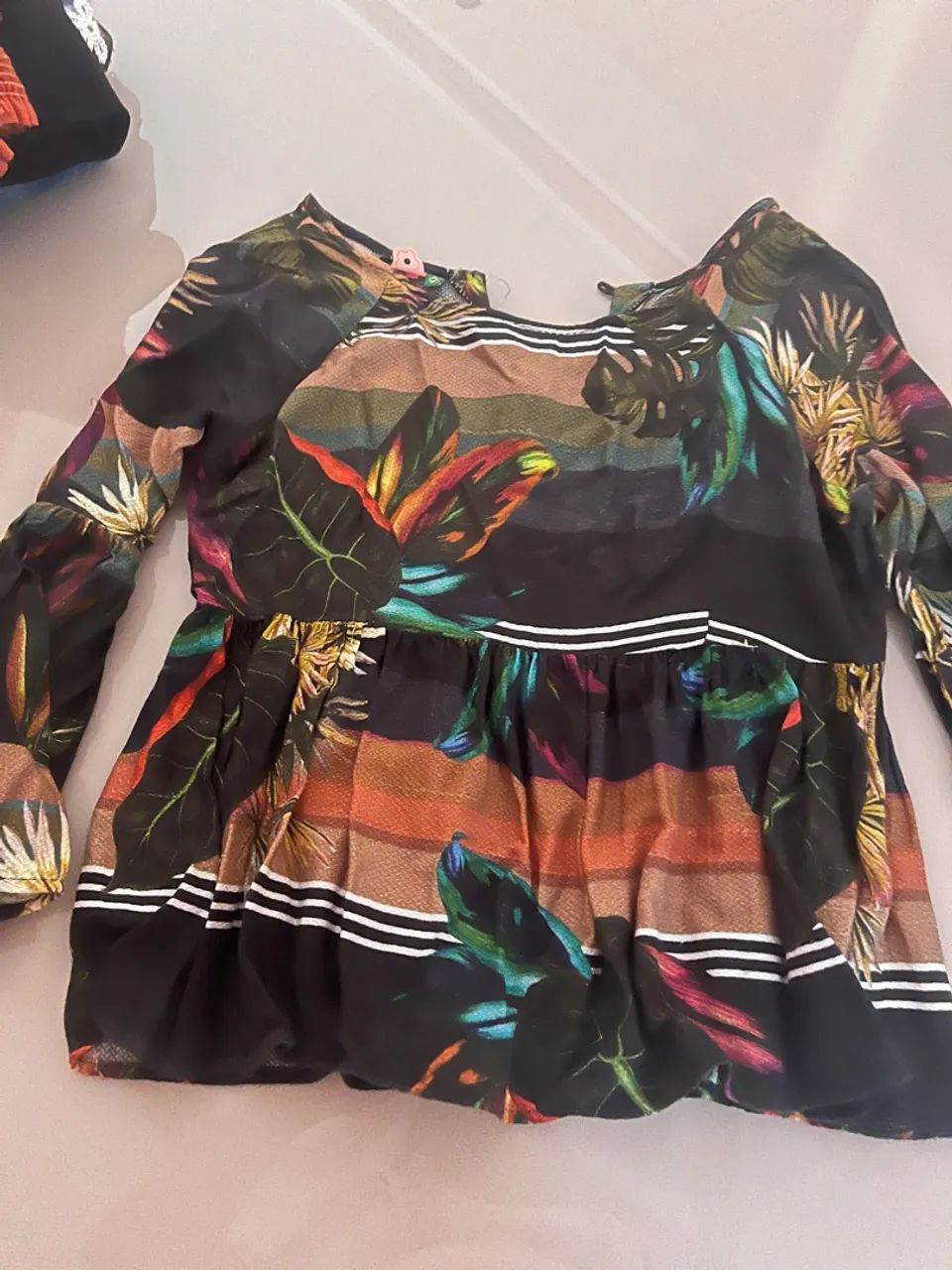 Vendem-se roupas de qualidade. Valor máximo 60,00. Pouquíssimo uso. 