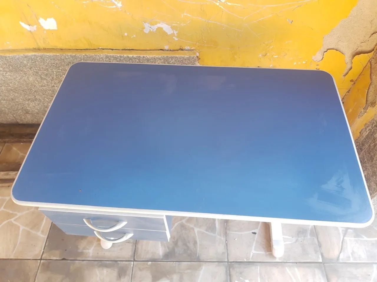 Escrivaninha moderna com gavetas - Foto 3