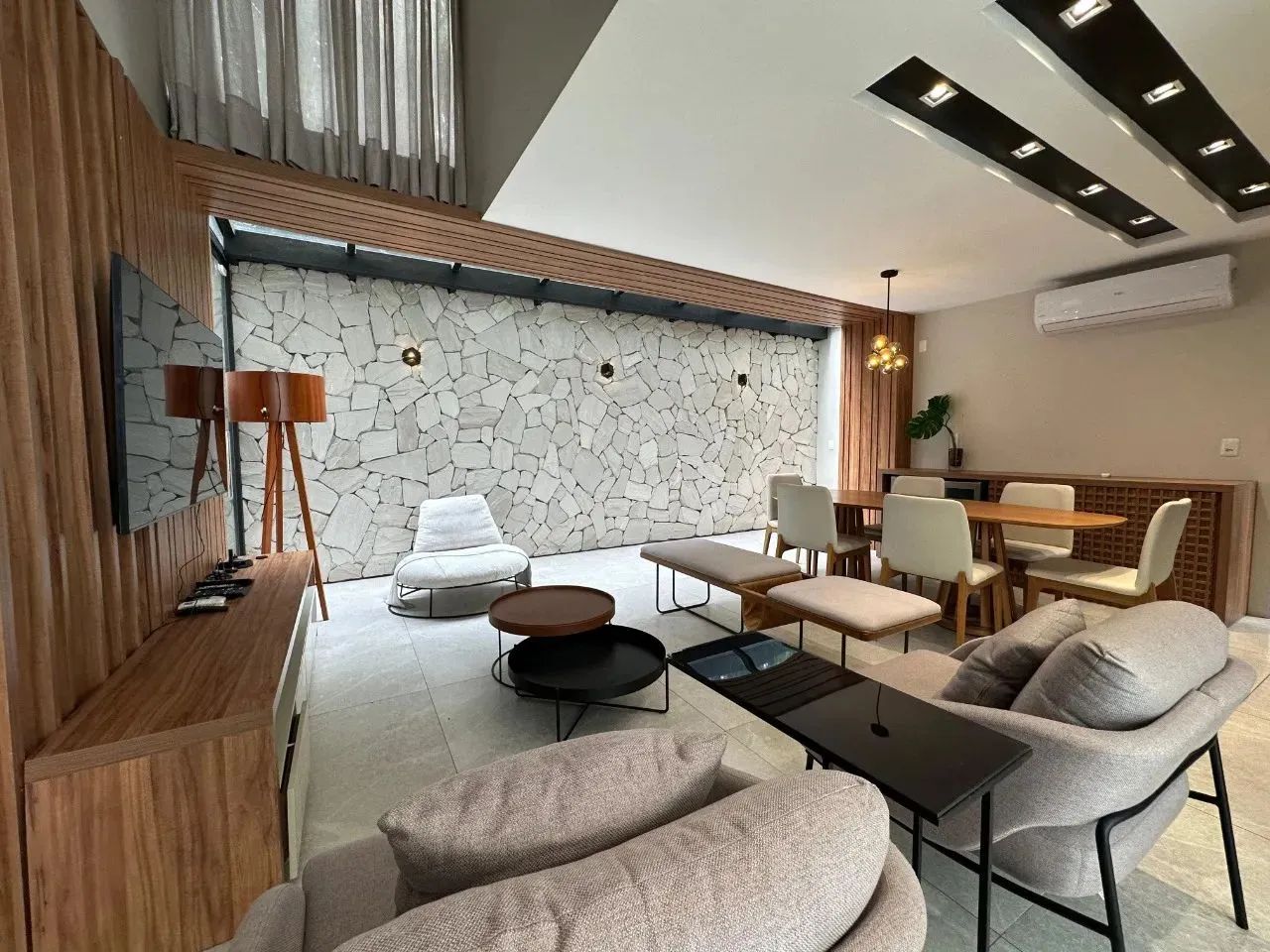 Casa Condomínio Berlin Triplex Porteira Fechada, Valor: R$ 2.000.000,00