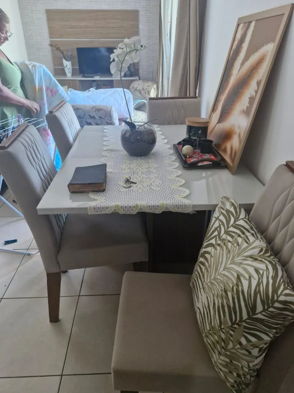 Jogo de cadeiras e mesa para sala de jantar