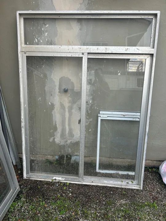 Janela de Alumínio Usada