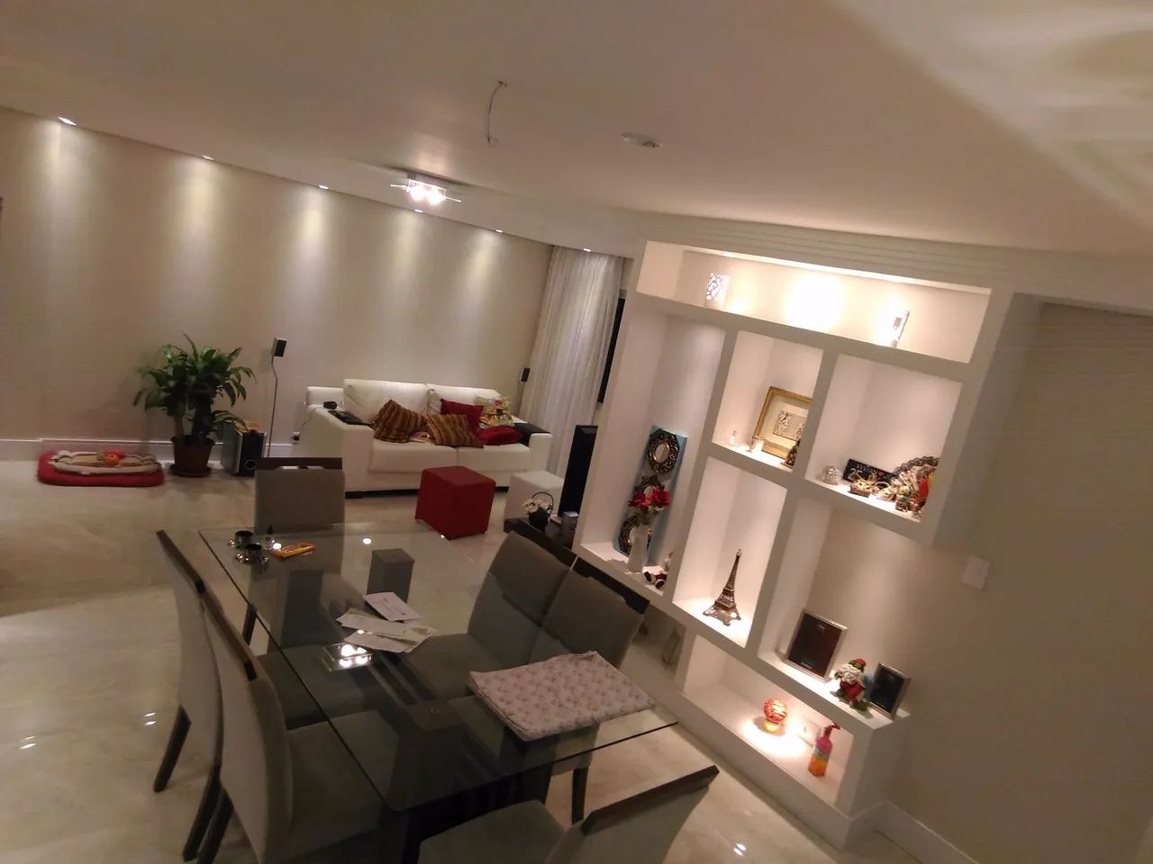 Mesa moderna + 6 Cadeiras Elegantes, mesa com Tampo de Vidro. - Foto 2