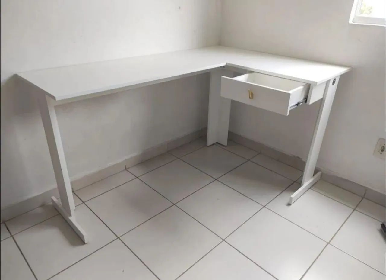 Mesa L com gaveta65569086290819120