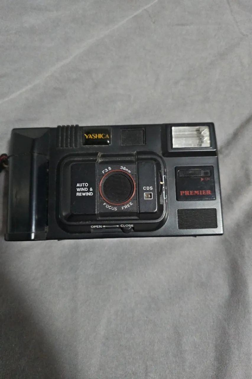 Câmera Yashica
