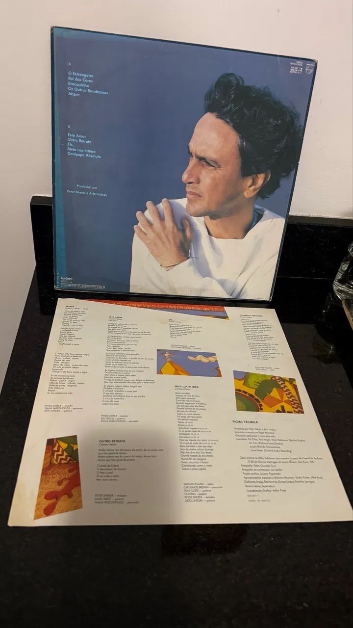Vinil ?o estrangeiro? de Caetano Veloso