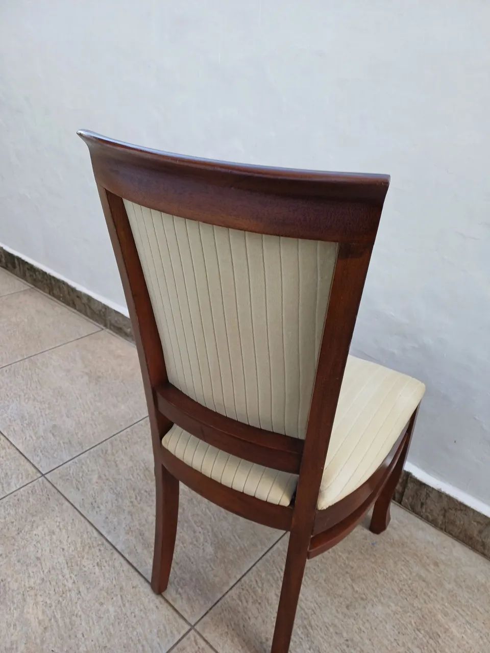 1 Cadeira de Jantar em Madeira e Estofado - Foto 5