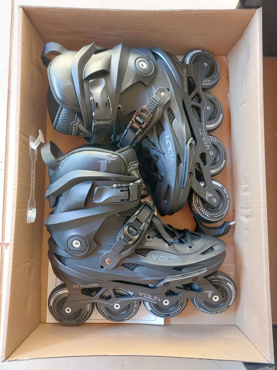 Patins Inline Volt+ Traxart Preto (39/40)