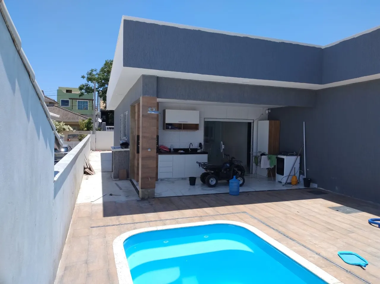 Cabo Frio Peró Piscina e Churrasqueira.