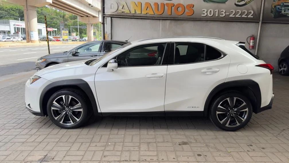 Lexus UX-250h Dynamic 2.0 16V Aut.(hybrid), foto 4 de 14