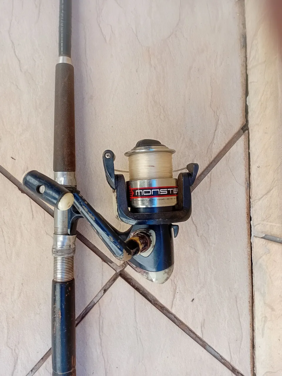 Conjunto de Vara e molinete de Pesca, tamanho grande