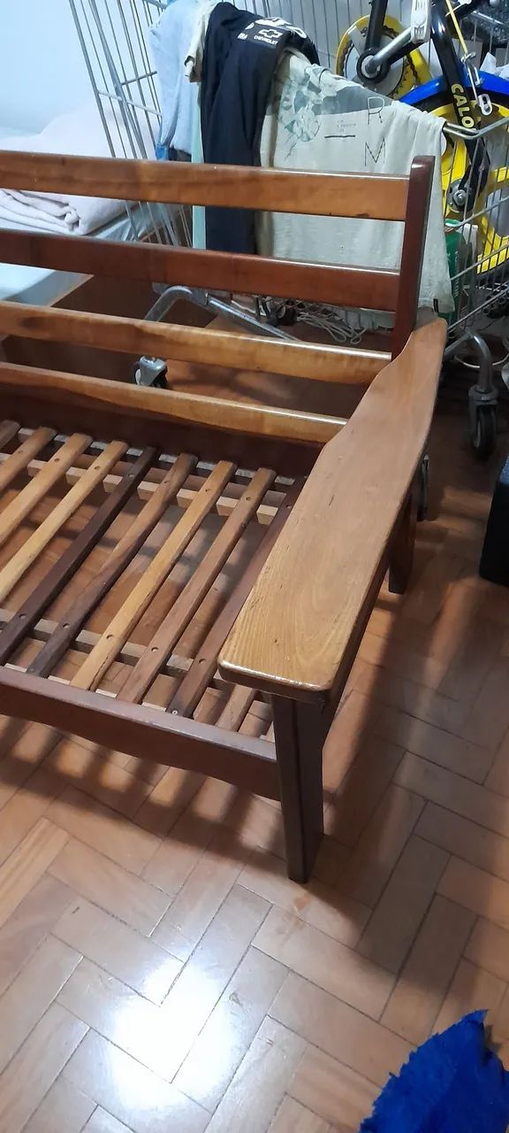 Sofá de madeira maciça ( imbuia ), retirada urgente  - Foto 3