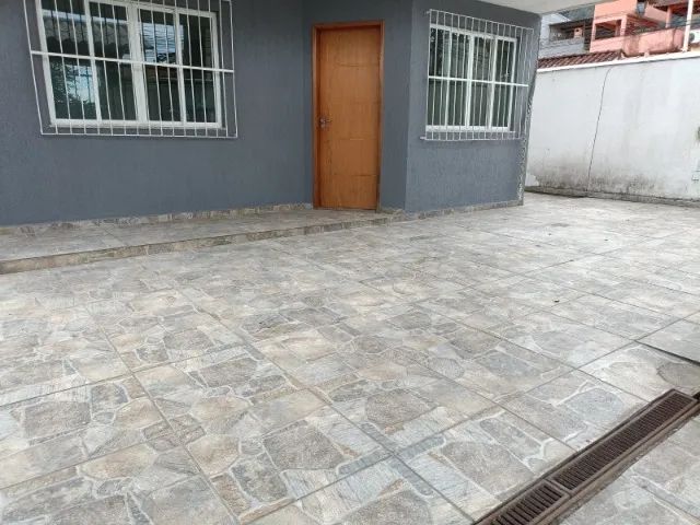 Alugo excelente casa Térrea.