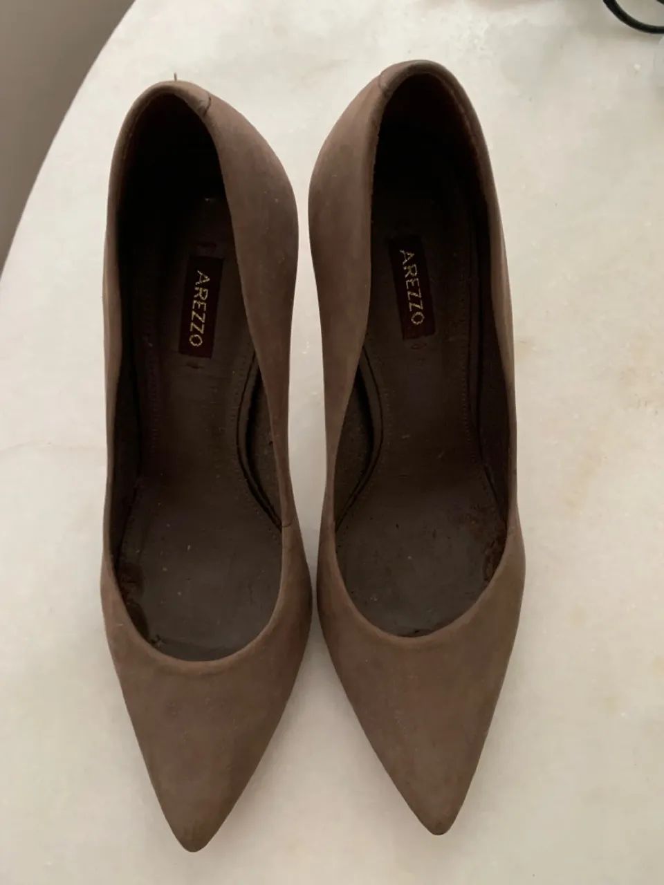 Sapatos de salto marrom da Arezzo - Foto 4