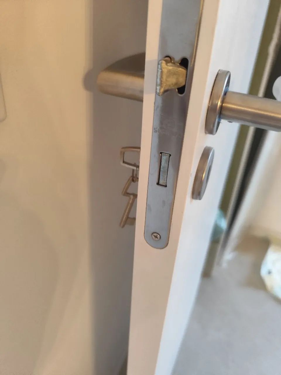 Porta branca com fechadura e dobradiças Rodhen - Foto 4