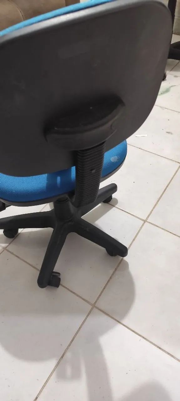 Cadeira de escritório para conserto