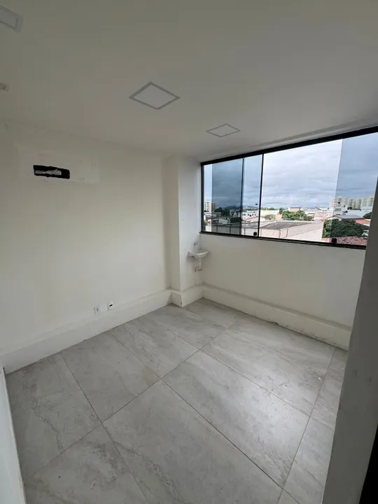 Alugo sala 25m² em Laranjeiras prédio com elevador oportunidade incrível