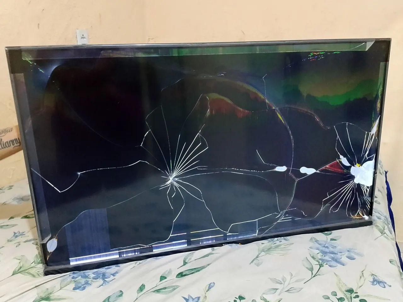 Tv quebrada preço a negocia