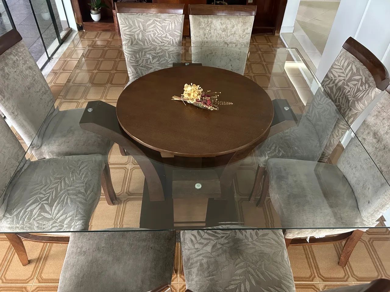 Mesa de Jantar em Madeira com Tampo de Vidro - Foto 4
