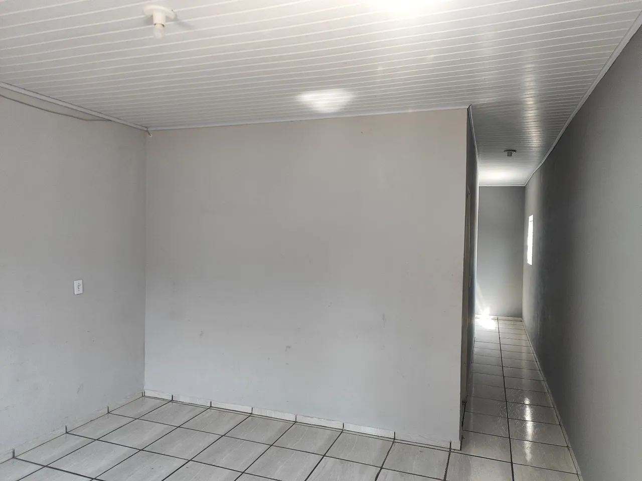 Aluga-se casa em QUINTAL COMPARTILHADO