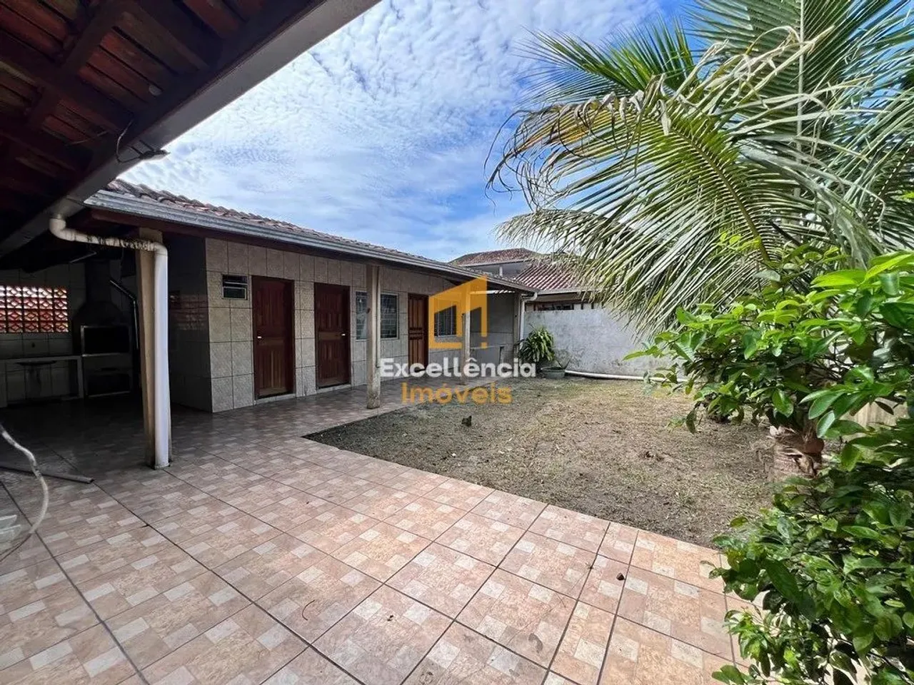 Duas casas no terreno