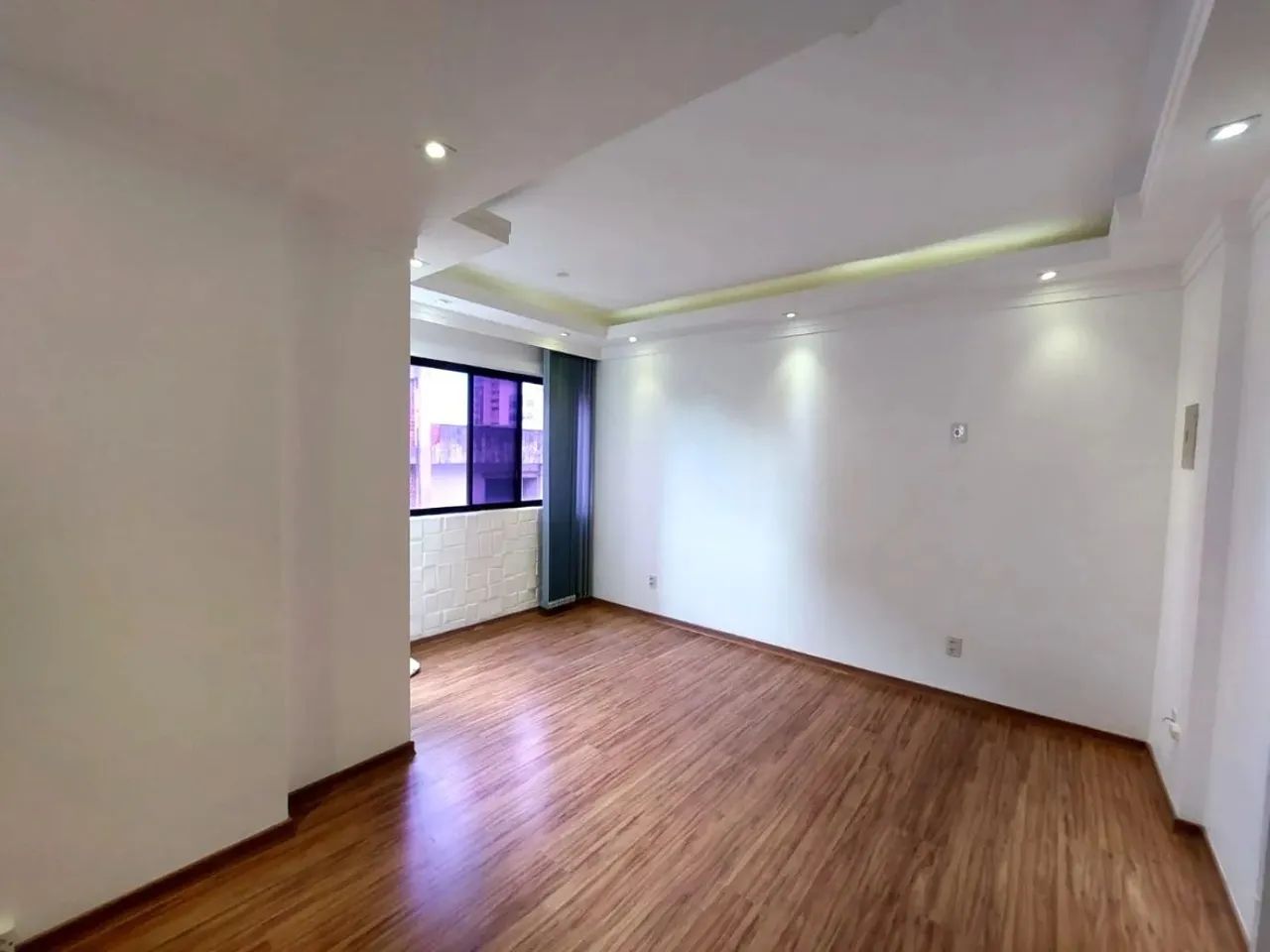 Sala comercial à venda em Salvador-BA, bairro Canela: 1 sala, 1 banheiro, 1 vaga, 25m² de 
