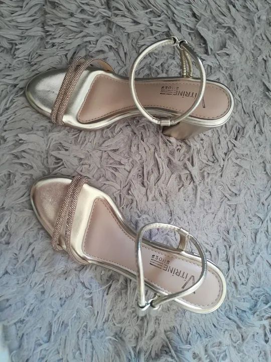 Sandália Dourada n° 35