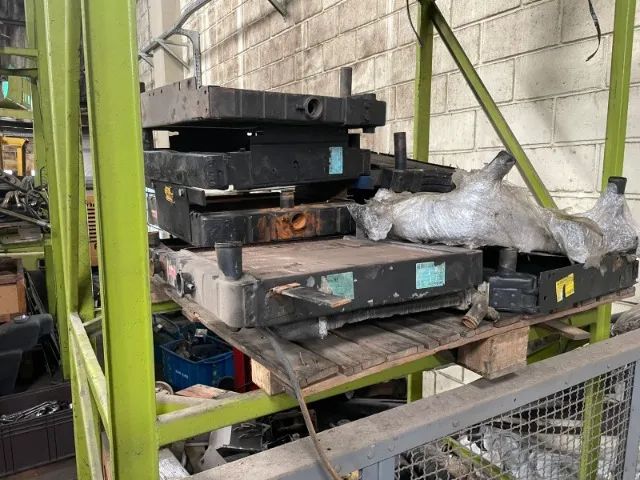 RADIADOR PARA EMPILHADEIRAS DIVERSAS DOIS LOTES COM 12 E 11 UNIDADES  - Foto 5