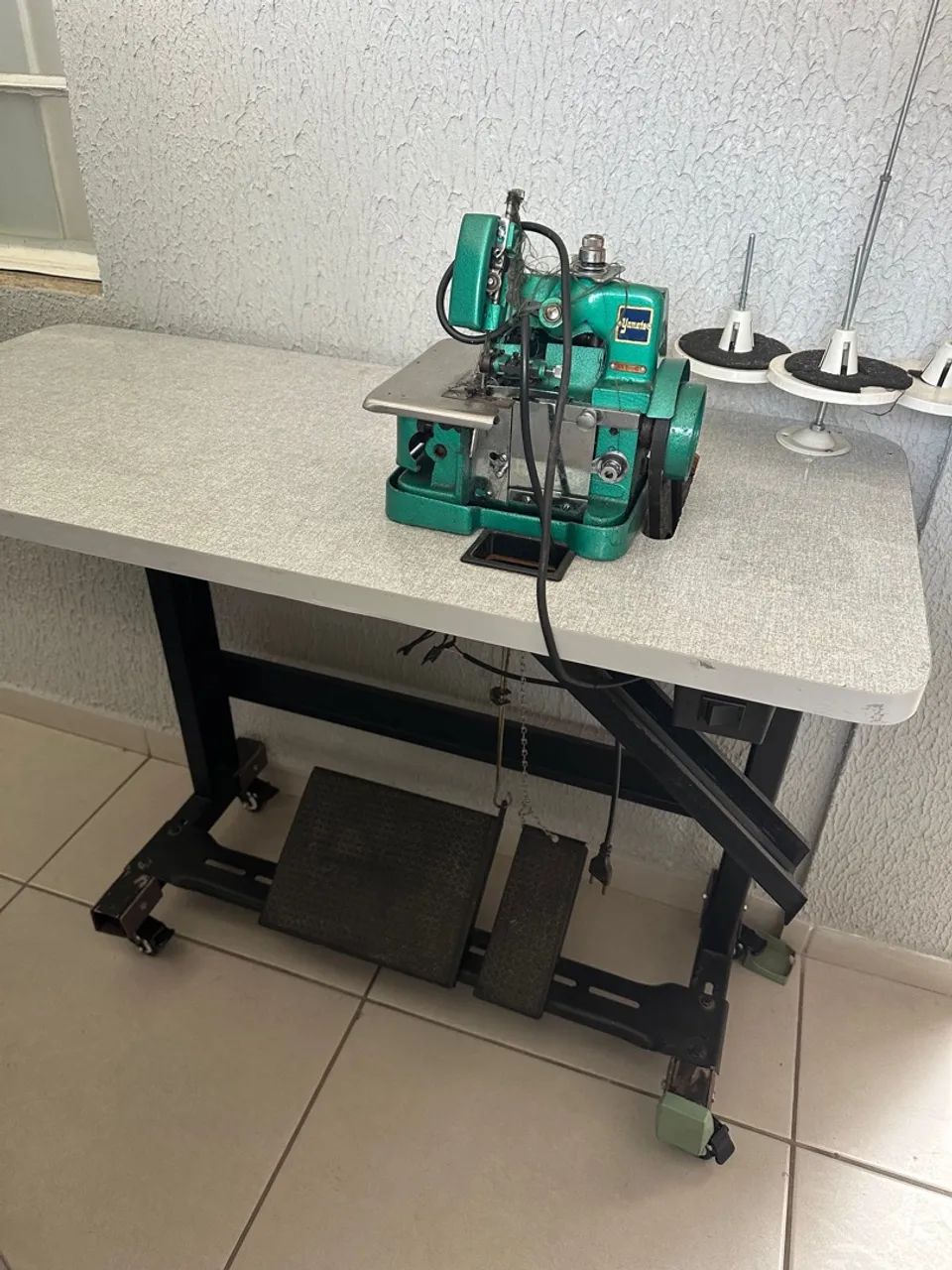 Máquina Overloque - Foto 2