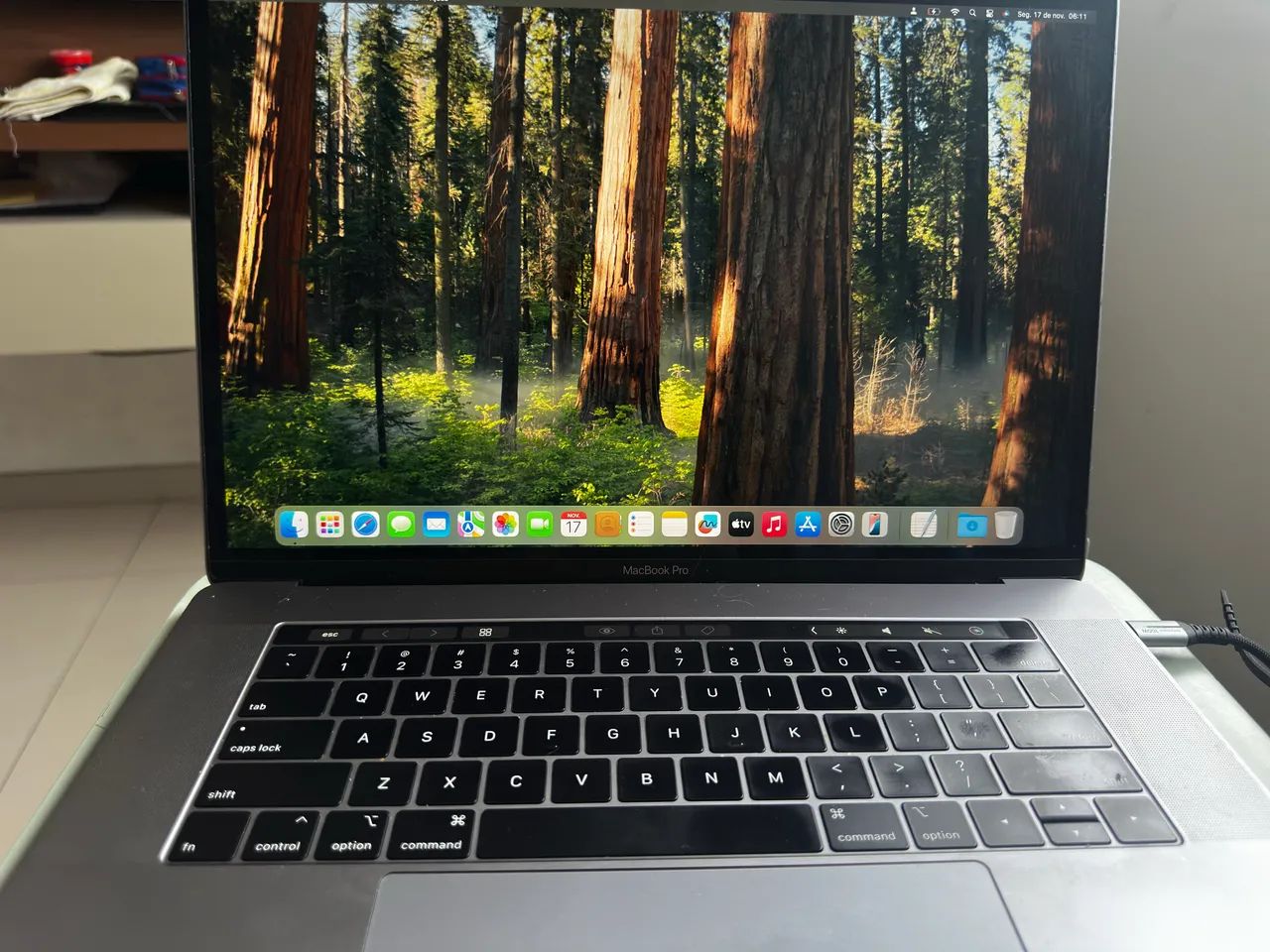 MacBook Pro 2018 - i7 - 32GB RAM - SSD 500GB - 15 polegadas Retina - Bateria 106 ciclos - Foto 3