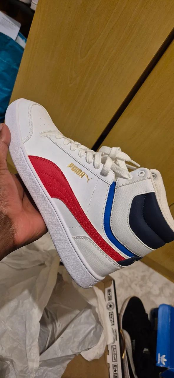 Tênis Puma Branco com Detalhes Coloridos