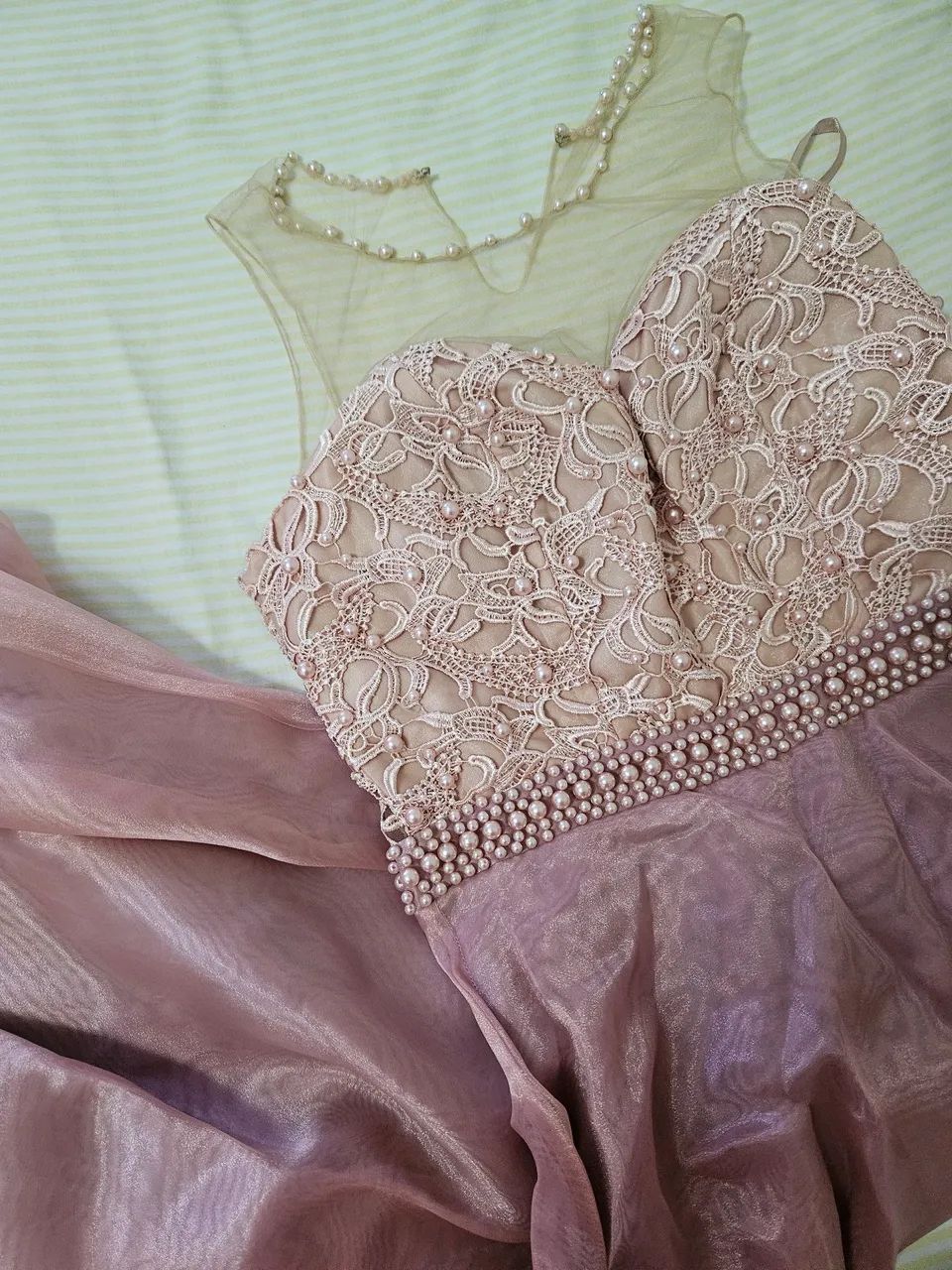 Vestido de festa bordado com pérolas - Foto 2