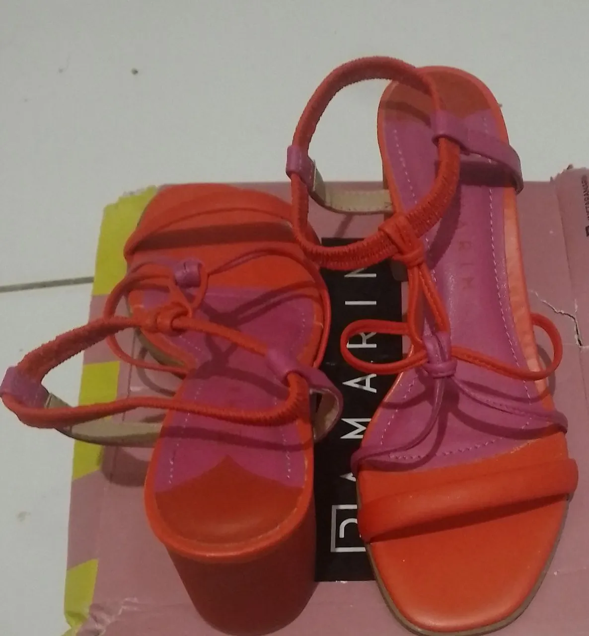 Vendo 2 sapatos novos