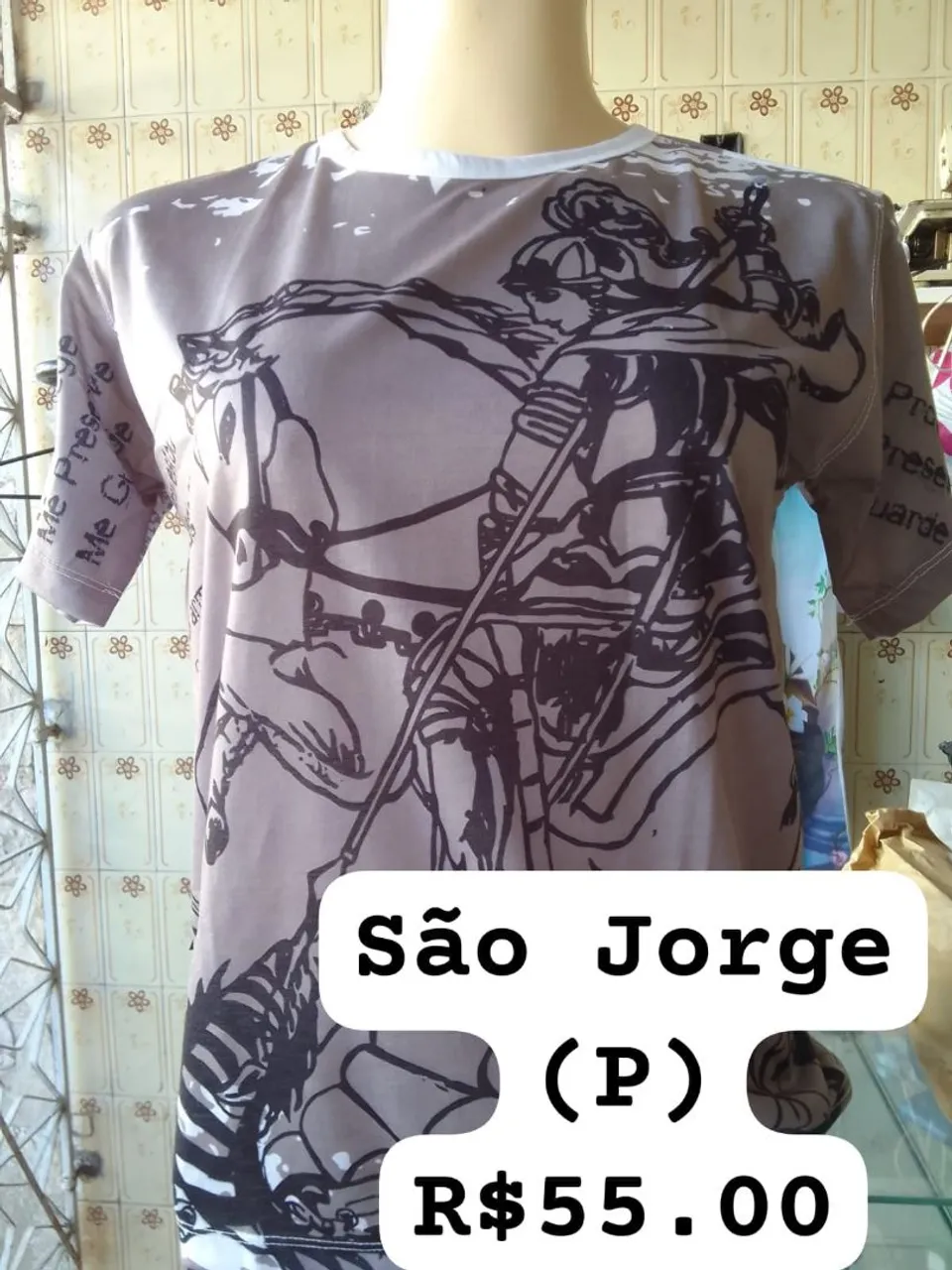 Camisas religiosas com vários preços e tamanhos descritos nas imagens!