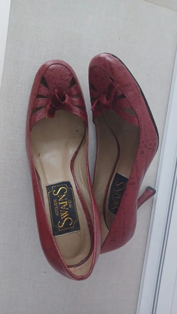 Vendo Sapato em couro legítimo vermelho 37 - Foto 2