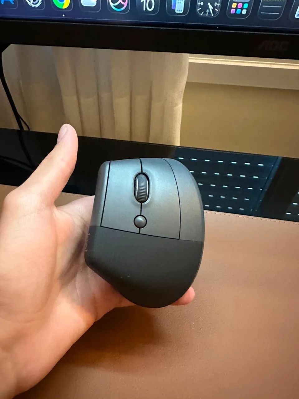 Mouse ergonômico Logitech lift profissional   - Foto 3