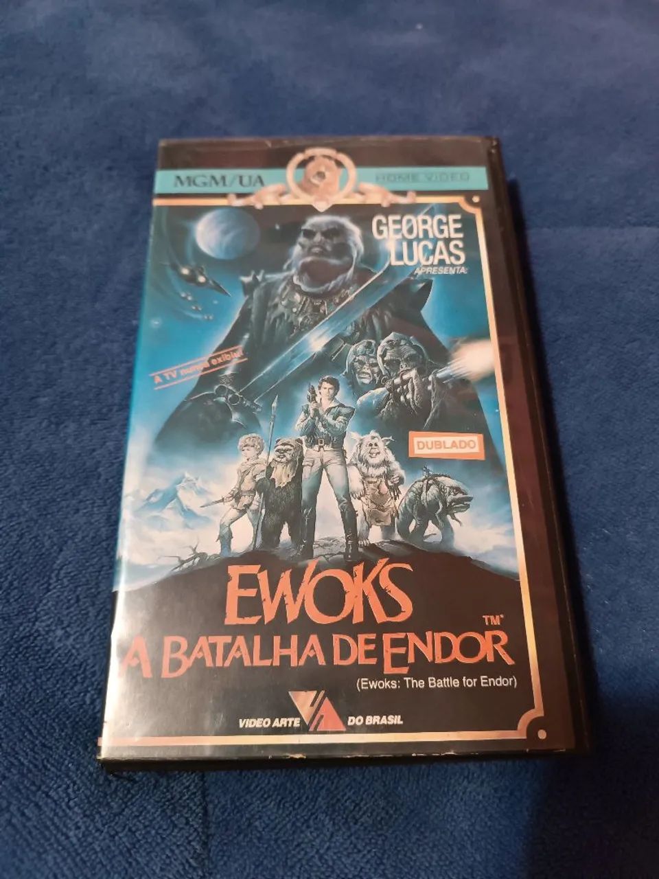 Eworks: A Batalha de Endor em VHS.
