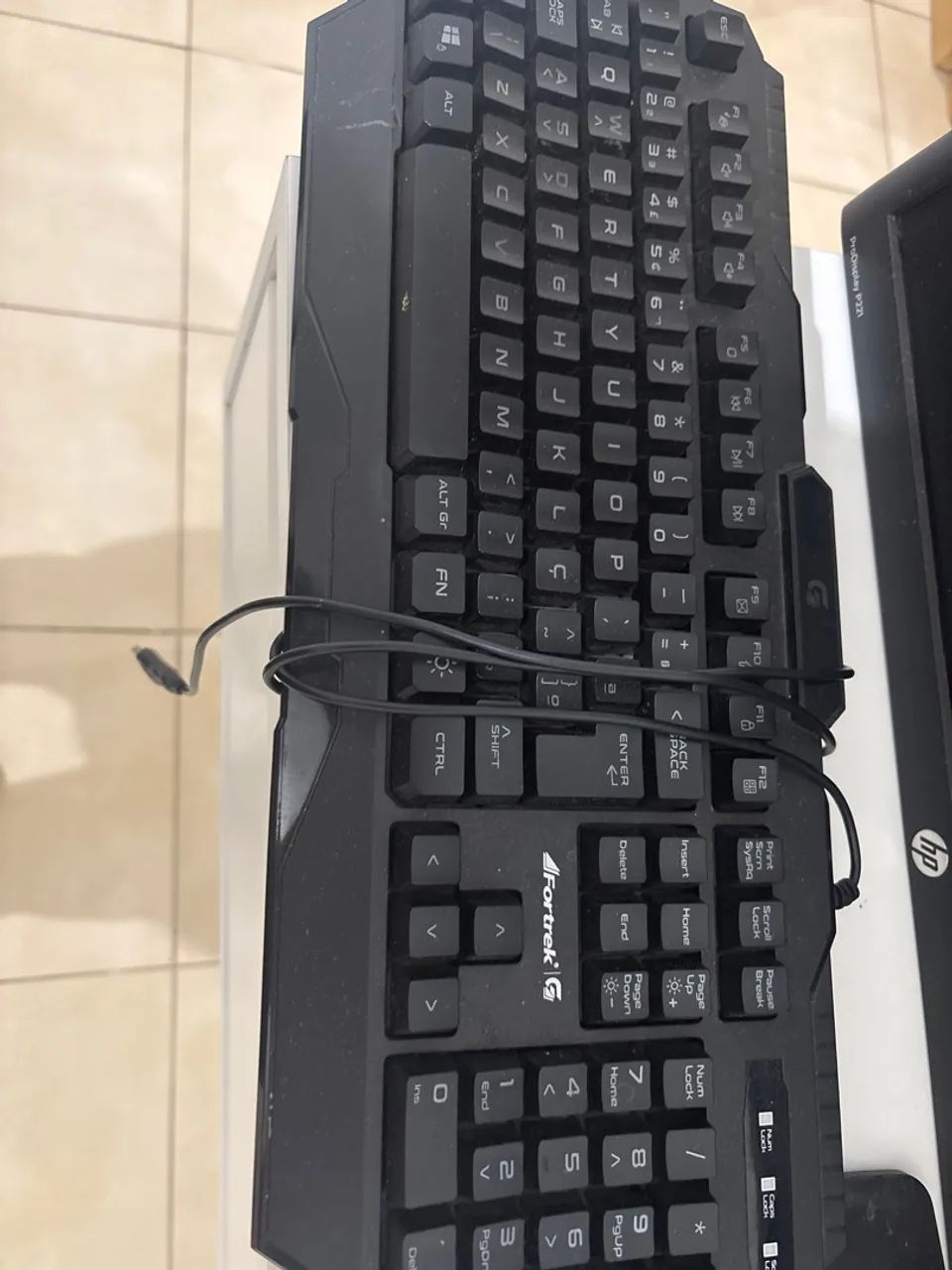 Monitor HP 21 polegadas + Teclado semi mecânico fortrek - Foto 3