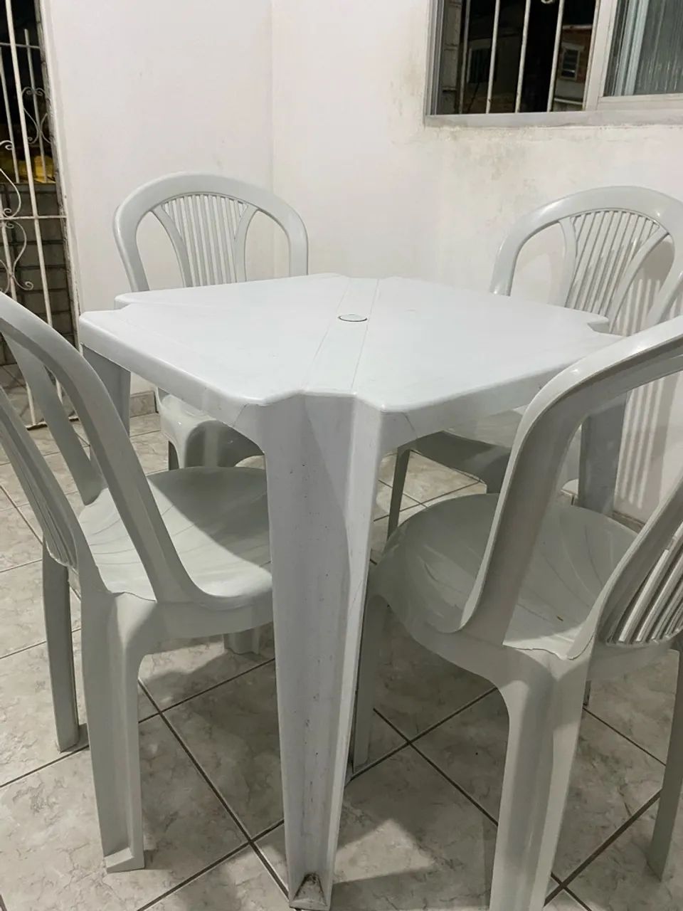 Mesa e cadeiras  - Foto 3