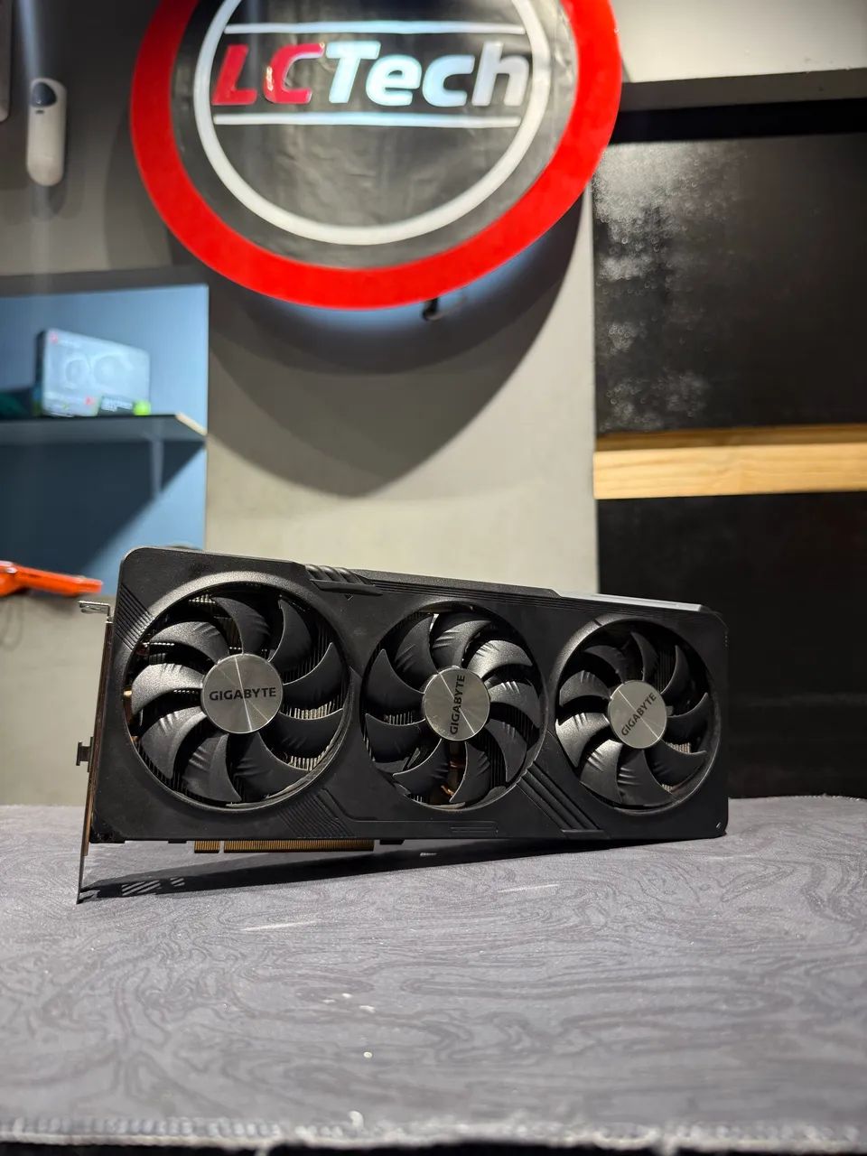 RX 7700XT 12GB GIGABYTE