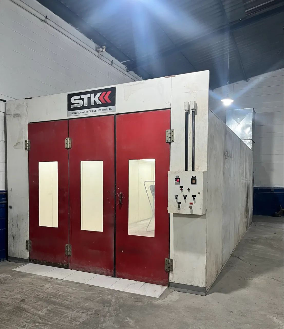 Cabine de pintura automotiva 