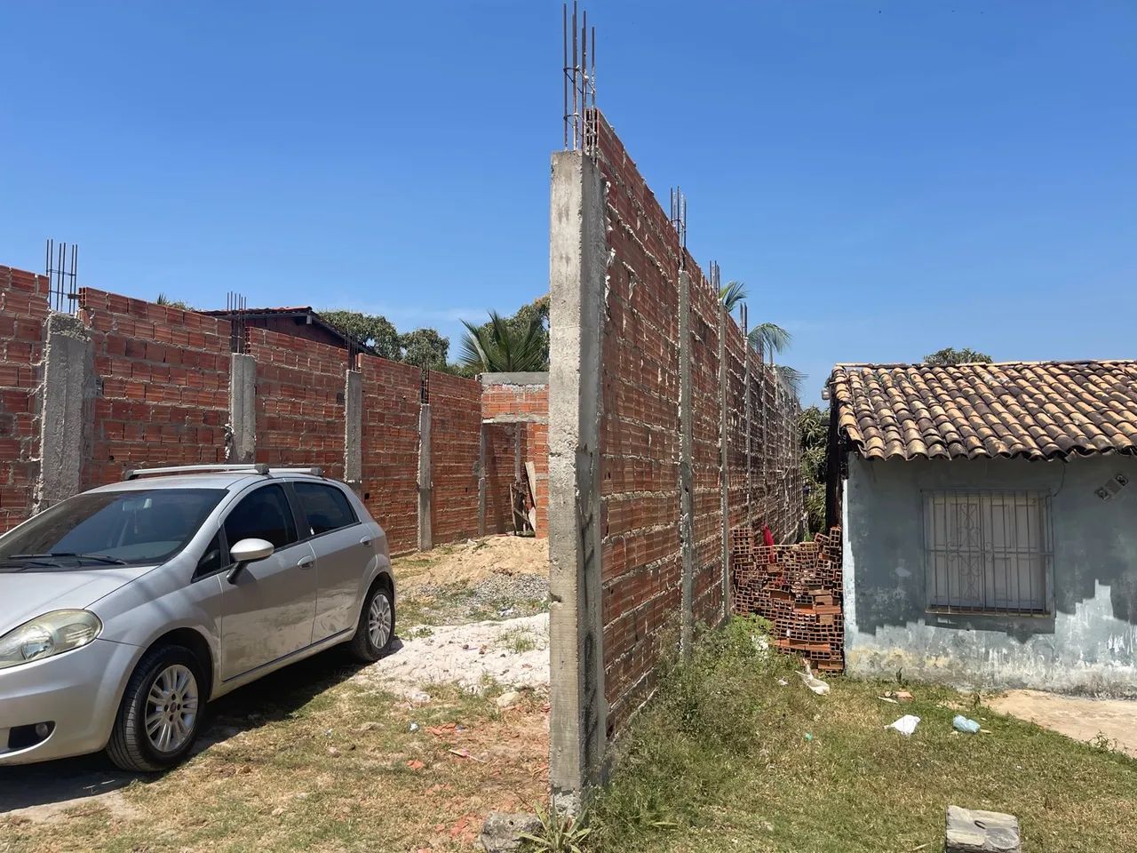 Vendo casa e salão em construção  - Foto 2