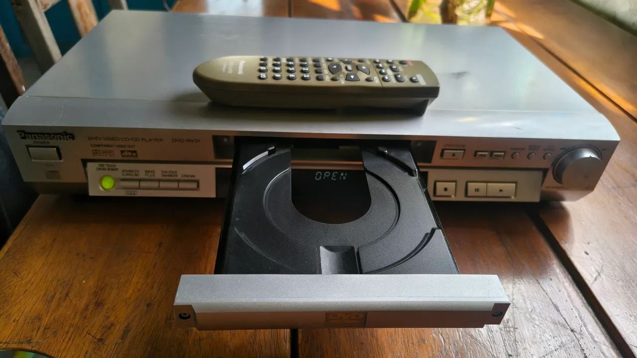 PANASONIC CD PLAYER/MP3/VIDEO CD/ DVD - RV31. JAPONÊS.