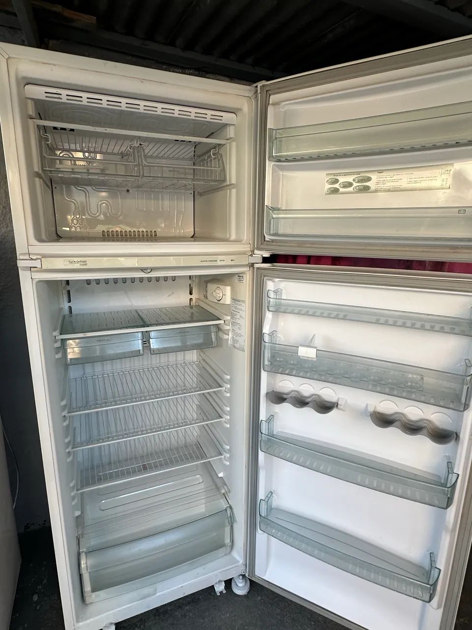 Vendo geladeira grande - Foto 3