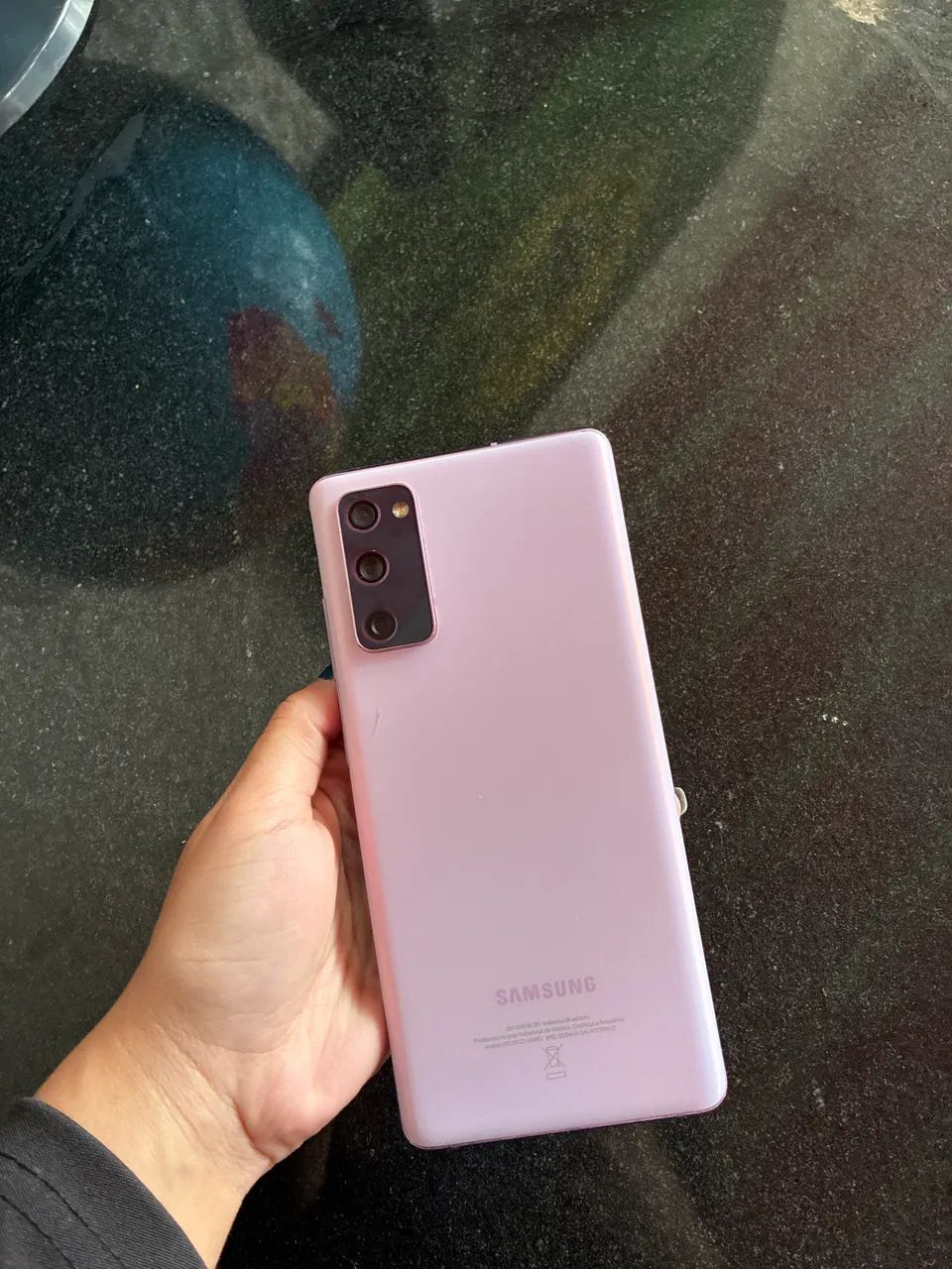 Samsung Galaxy S20 FE 128GB ? Ótimo estado, com pequenos trincados na tela