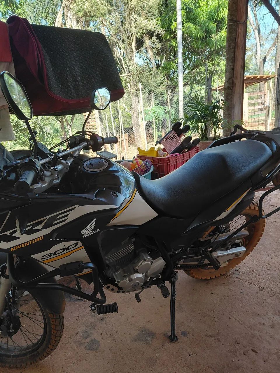 Vendo moto semi nova