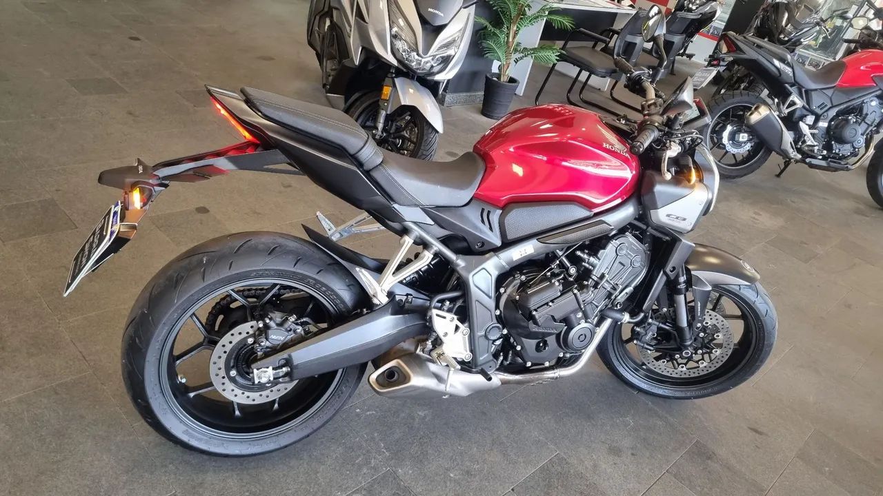CB 650R E-CLUTCH 2026 - Foto 2