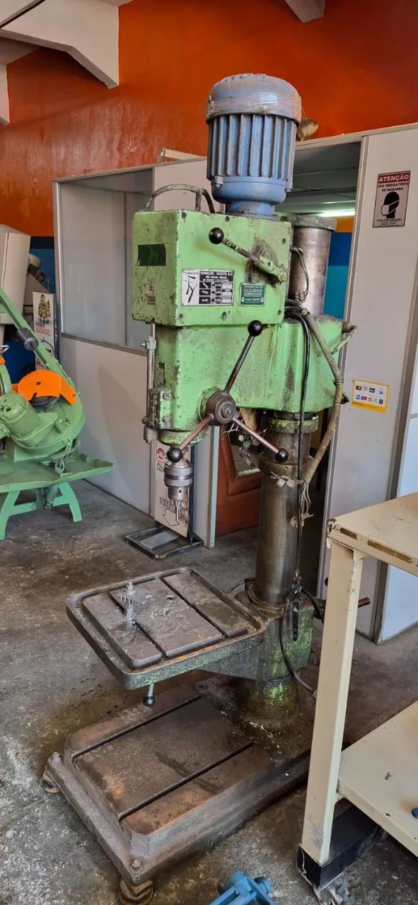 Vendo Furadeira de Coluna Marca Fundoya  - Foto 2