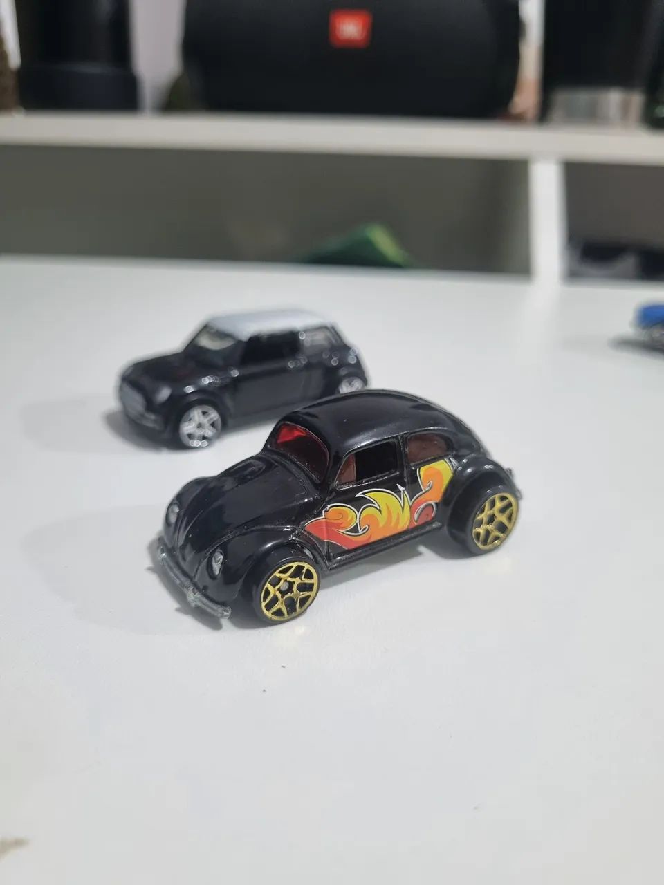  2 Carrinhos Miniaturas Hot Wheels - Fusca VW Bug 2006 E Mini Cooper
