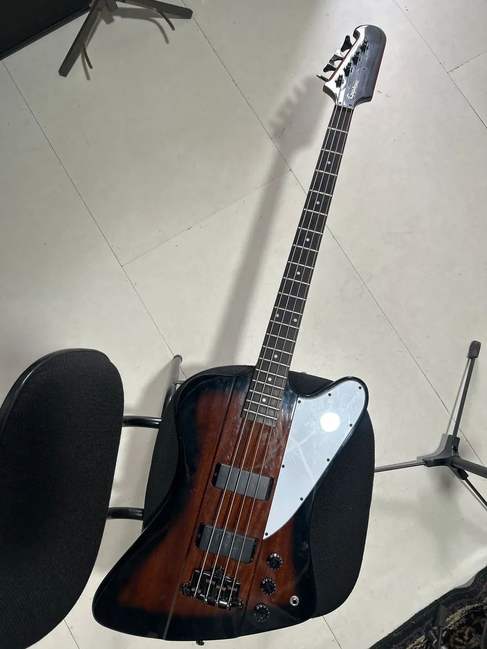 Baixo Thunderbird - Foto 3