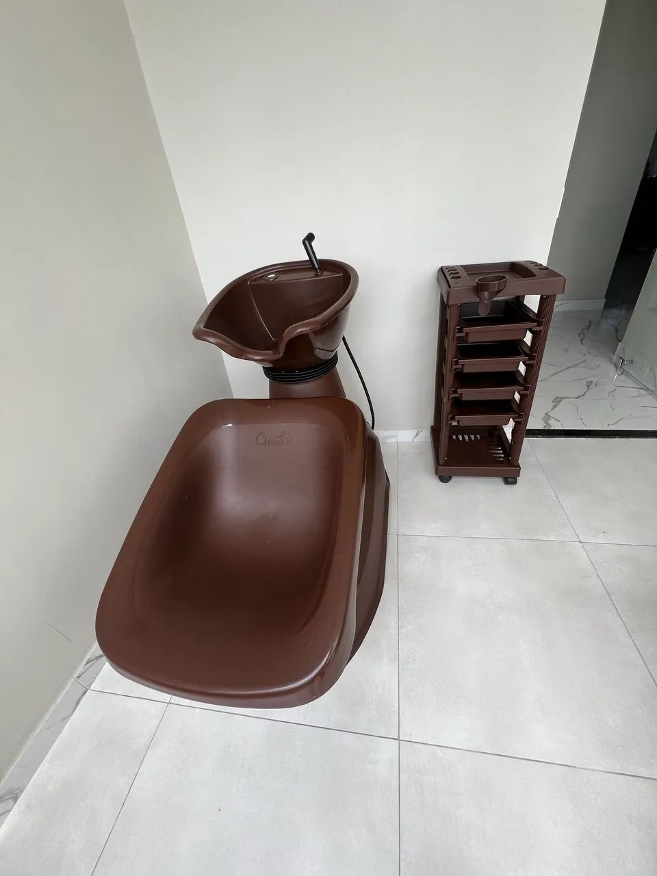 Vendo : Lavatório + Carrinho Auxiliar 